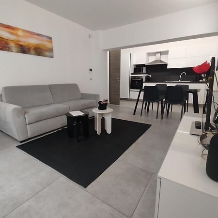Pama Mar Appartement Imperia Buitenkant foto